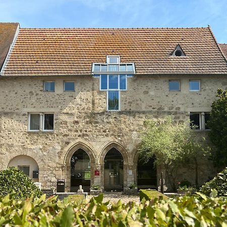 Hotel Abbaye Du Golf De Lesigny Bagian luar foto