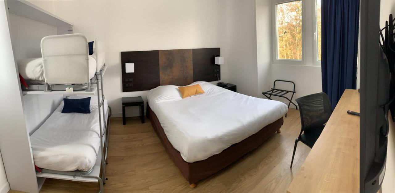 Hotel Abbaye Du Golf De Lesigny Bagian luar foto