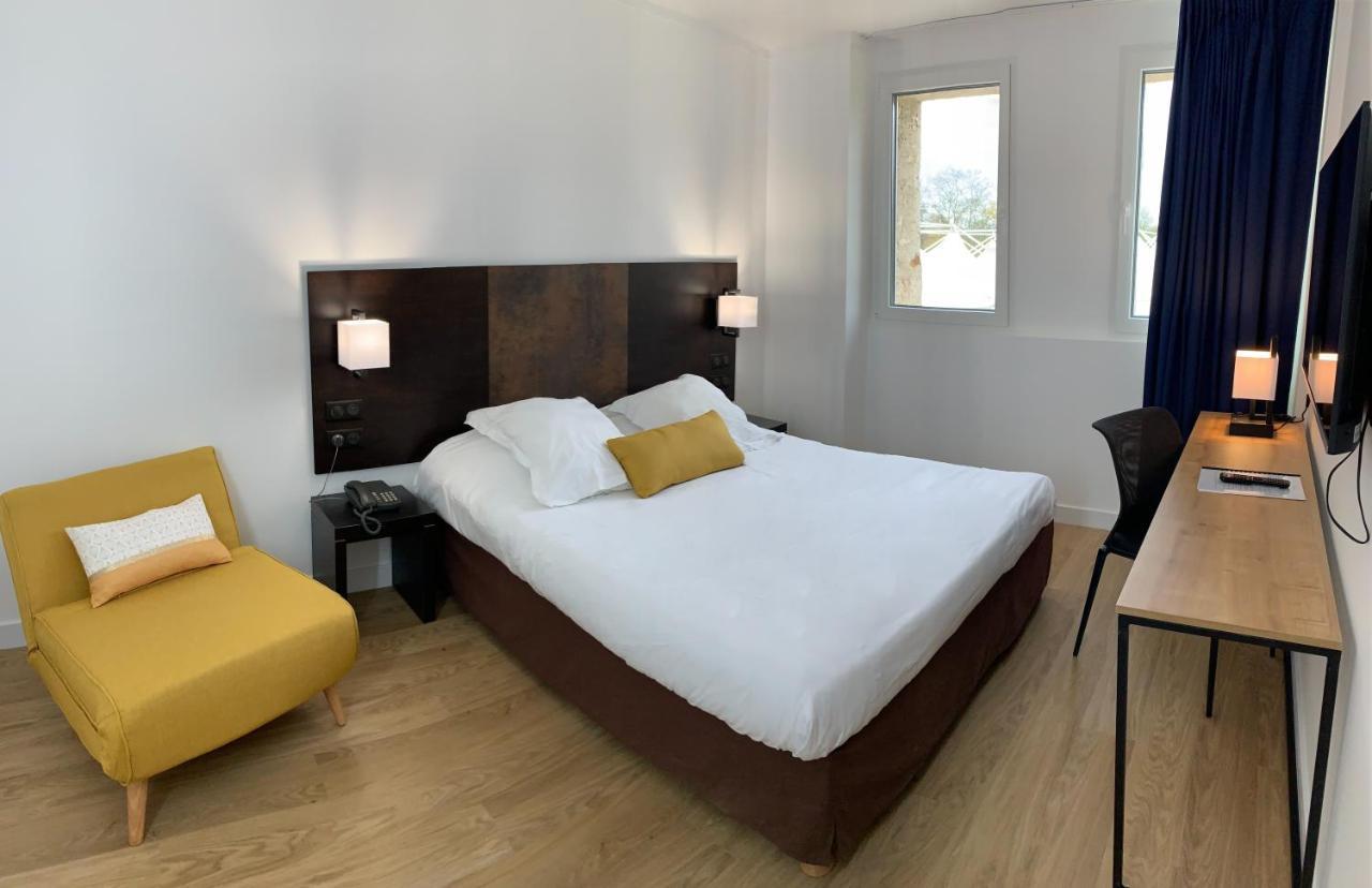 Hotel Abbaye Du Golf De Lesigny Bagian luar foto
