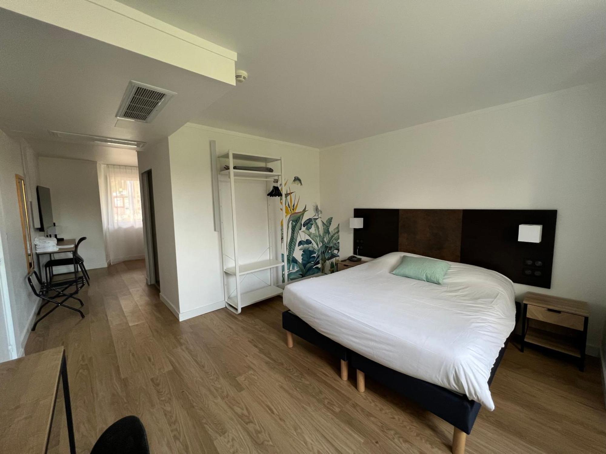 Hotel Abbaye Du Golf De Lesigny Bagian luar foto